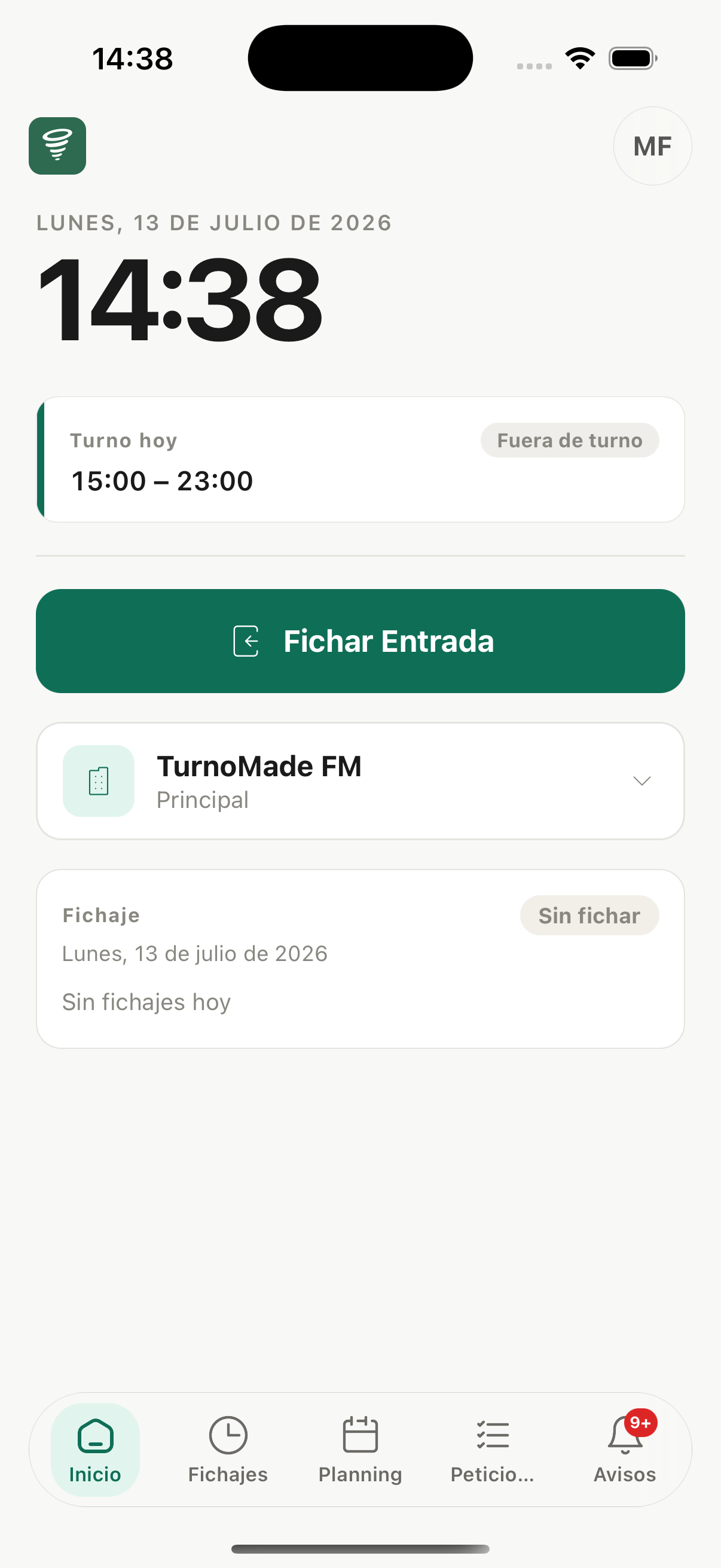 App móvil de TurnoMade — pantalla de inicio con el turno del día y el botón de fichar la entrada
